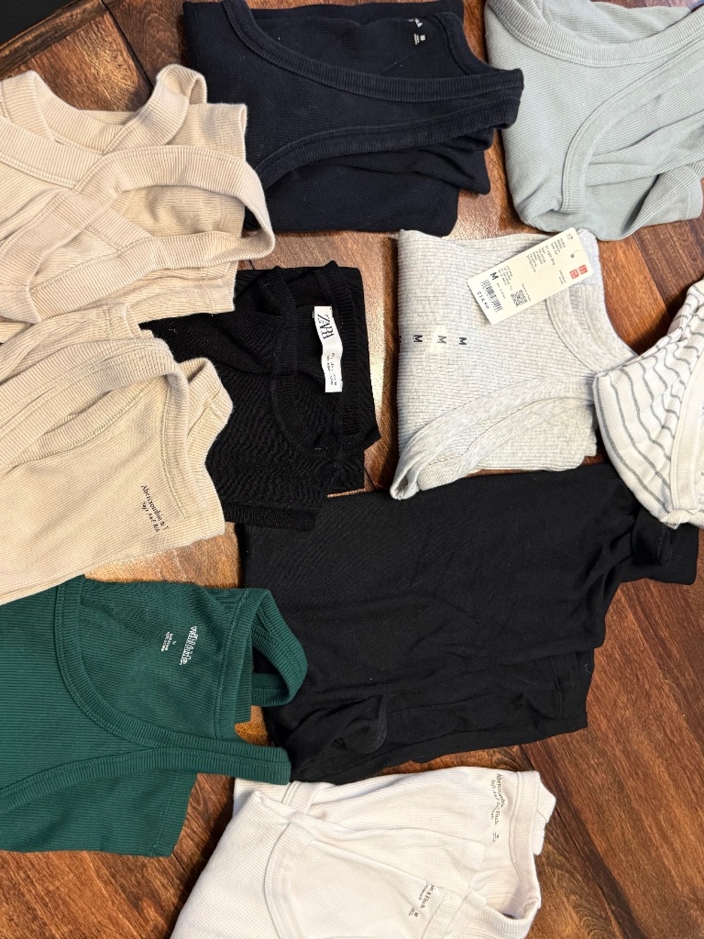 10 Tank Tops - Picture 1 of 1